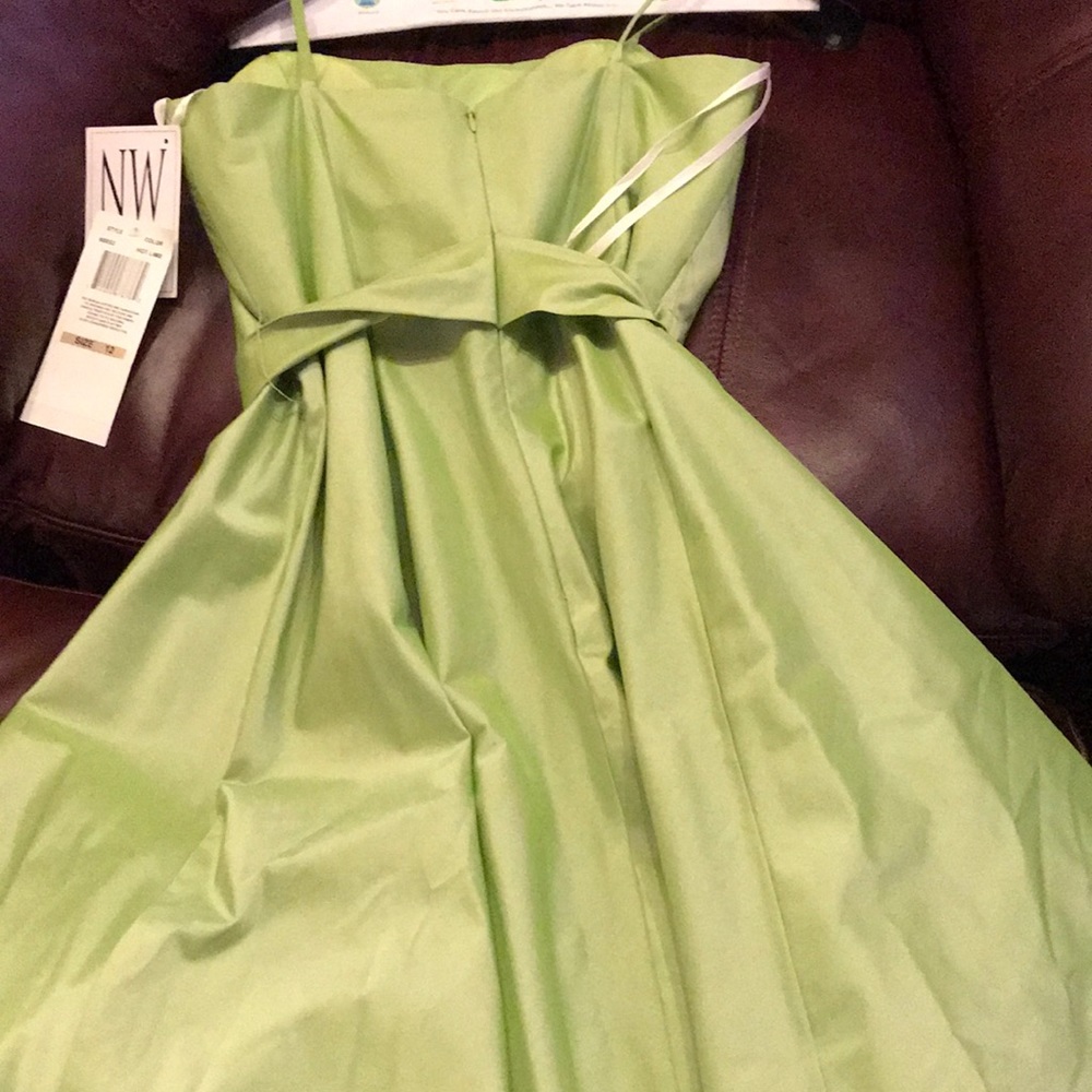 Prom dress - Picture 2 of 2